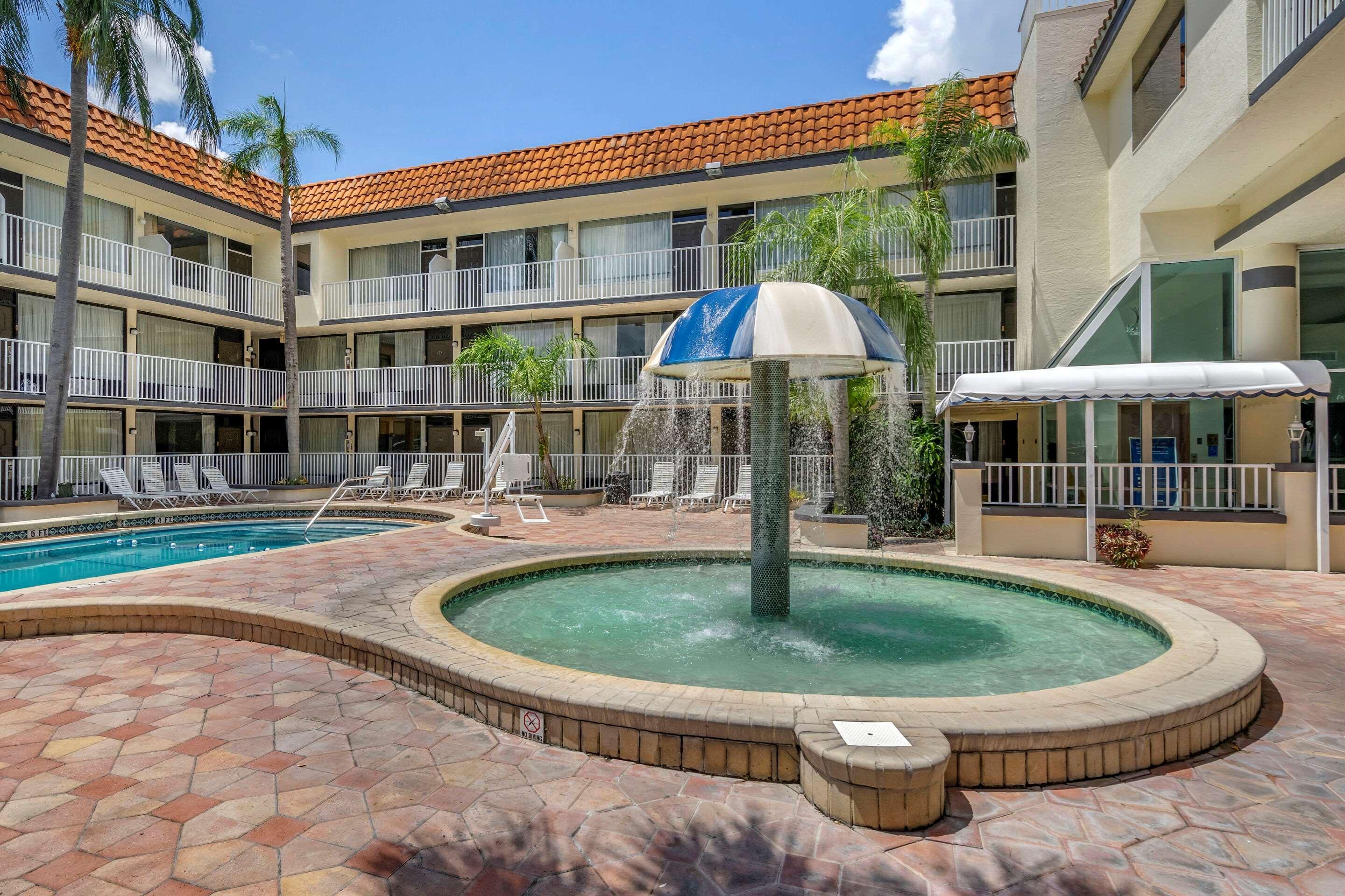 Rodeway Inn Central Clearwater Beach Ngoại thất bức ảnh