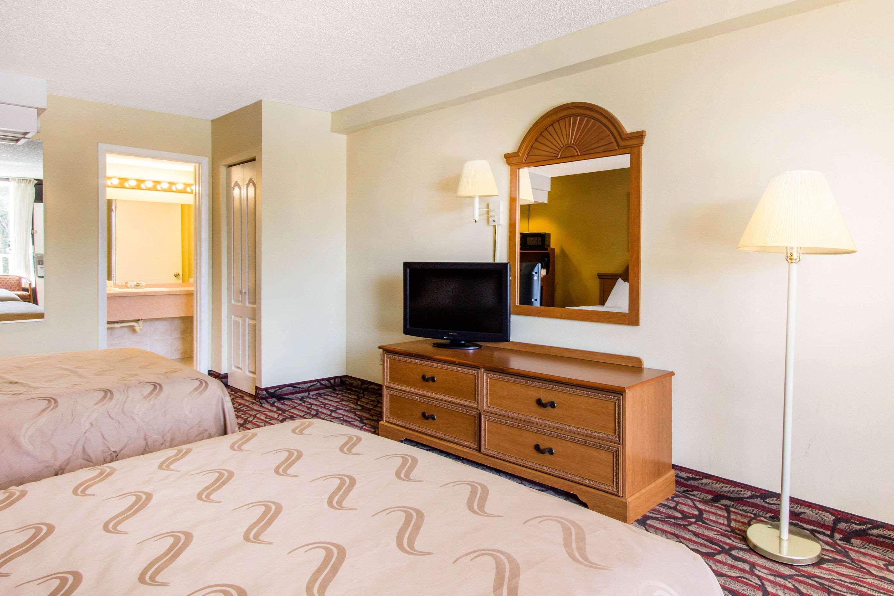 Rodeway Inn Central Clearwater Beach Ngoại thất bức ảnh
