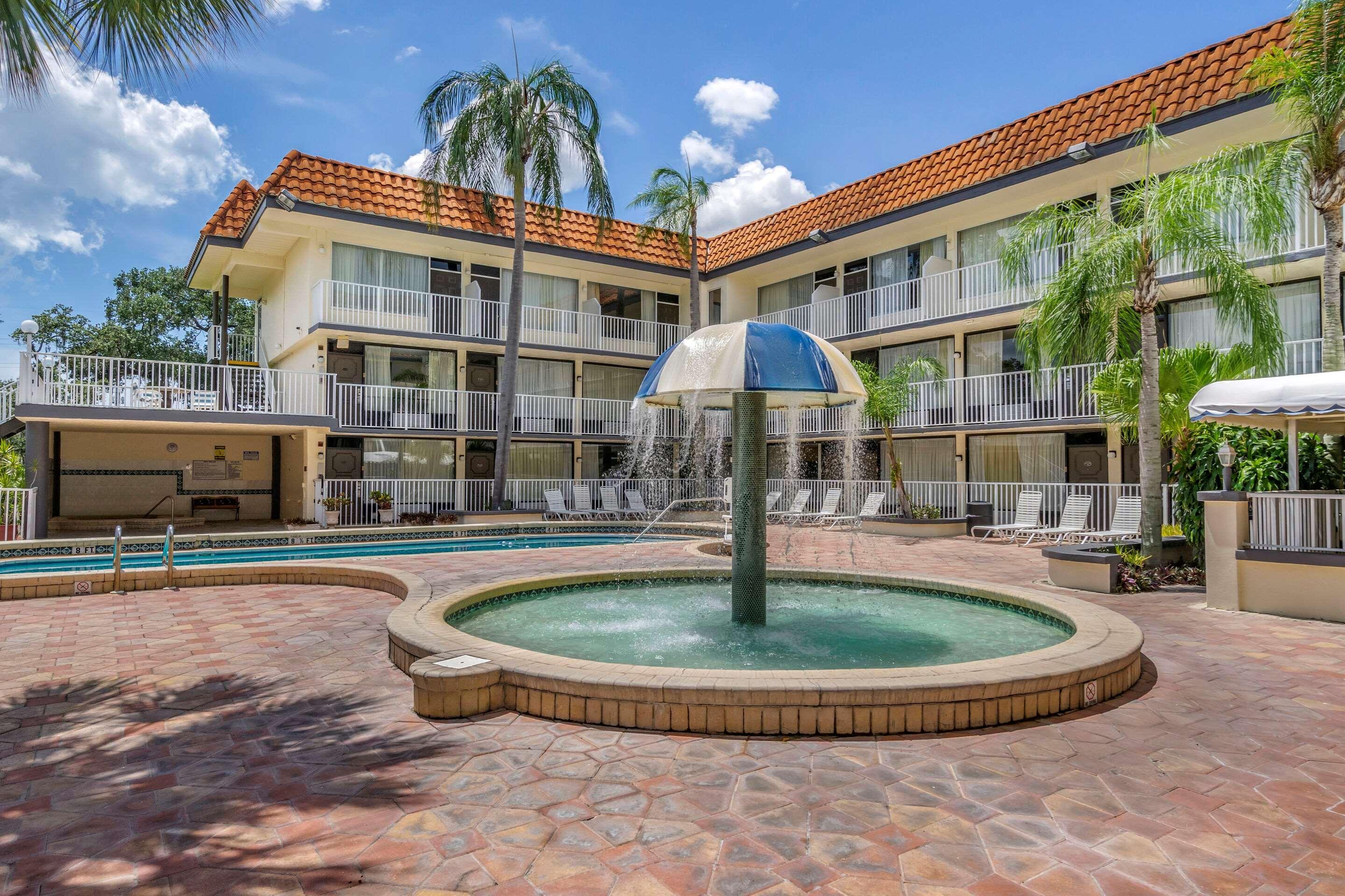 Rodeway Inn Central Clearwater Beach Ngoại thất bức ảnh